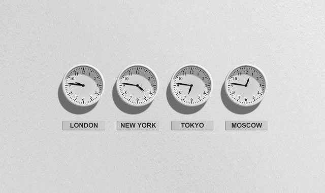 clocks-257911_640